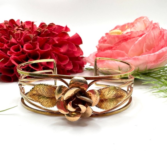 VINTAGE⚜️14K KREMENTZ OVERLAY Ornate Cuff Floral Bracelet - Picture 3 of 11